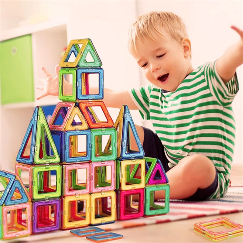Magnetic building blocks castle tower with multicolor window panels